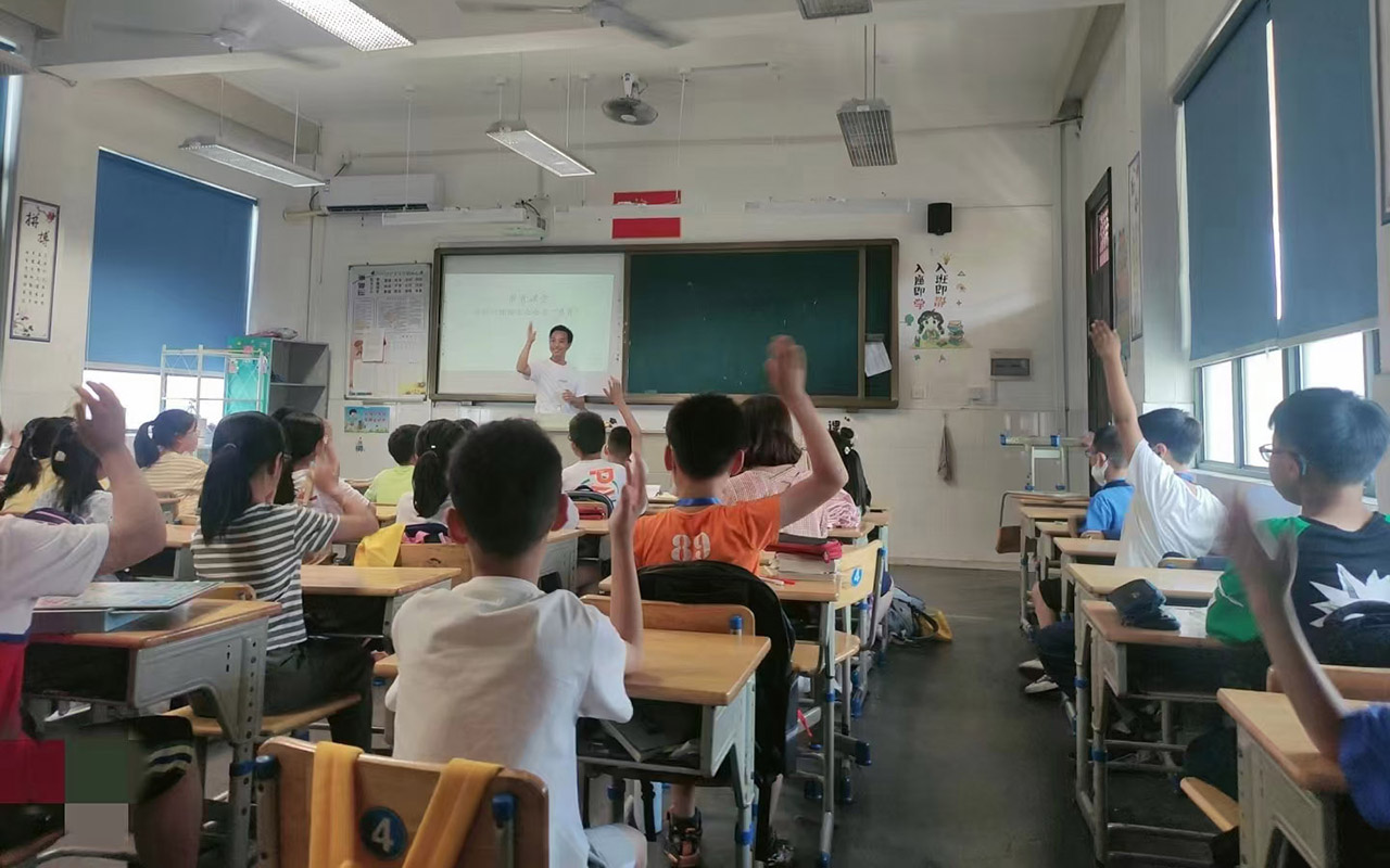绥棱冯家小学